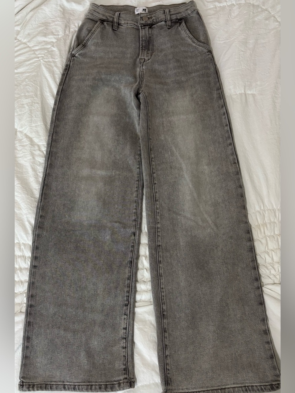 Women's Straight Leg Jeans in Washed Grey